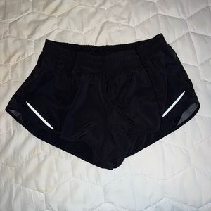 Lululemon Hotty Hot Shorts Low Rise 2.5” - Black
